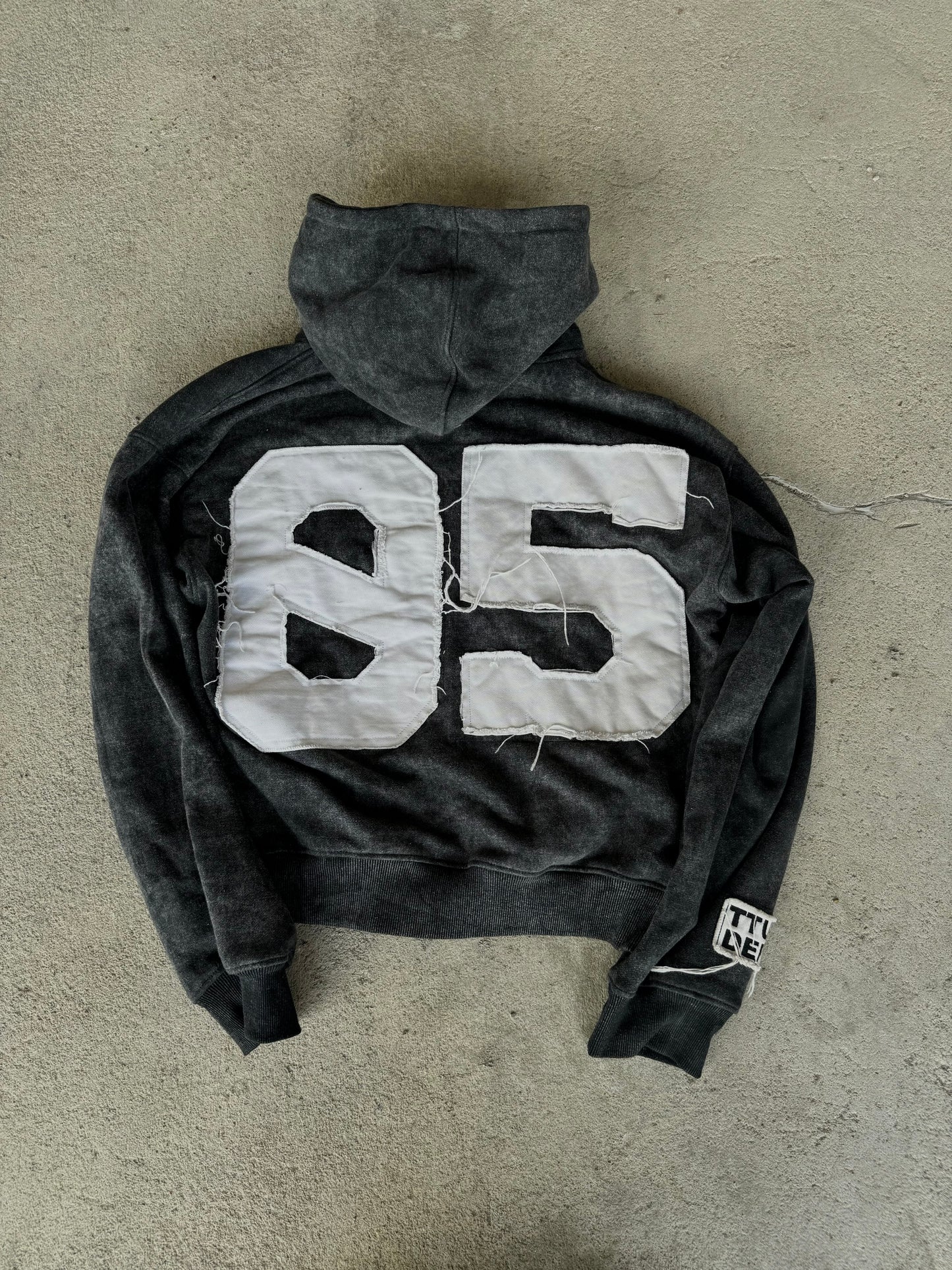 05 HOODIE "BLACK"