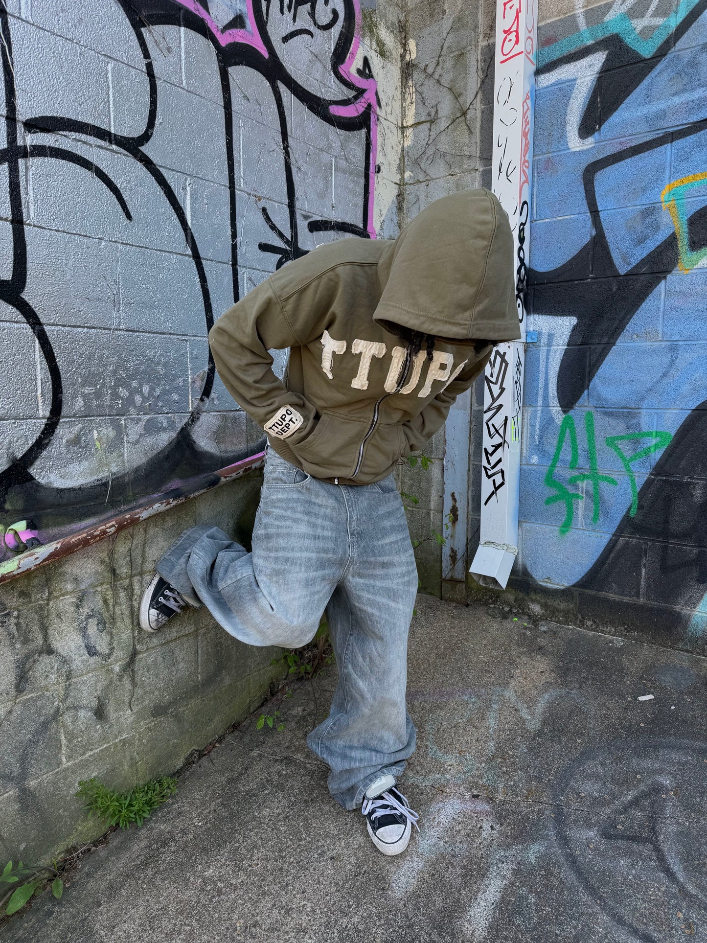 05 HOODIE "OLIVE GREEN"